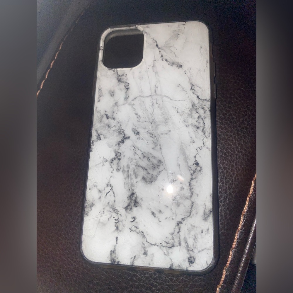 grey/white marble case